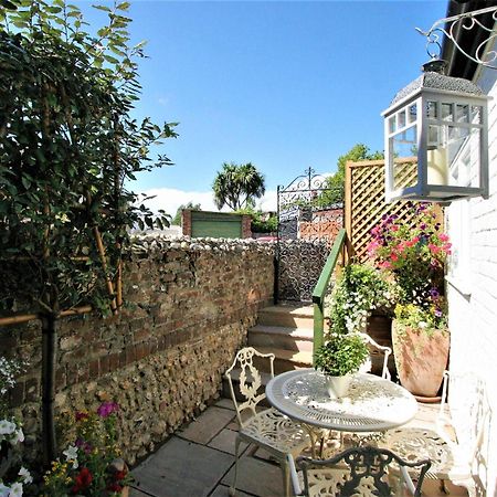 Beautiful Georgian Home In The Heart Of Chichester Extérieur photo