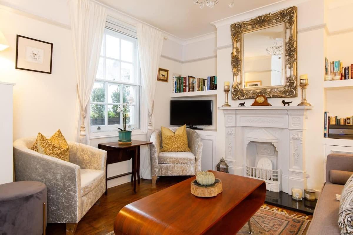 Beautiful Georgian Home In The Heart Of Chichester Extérieur photo