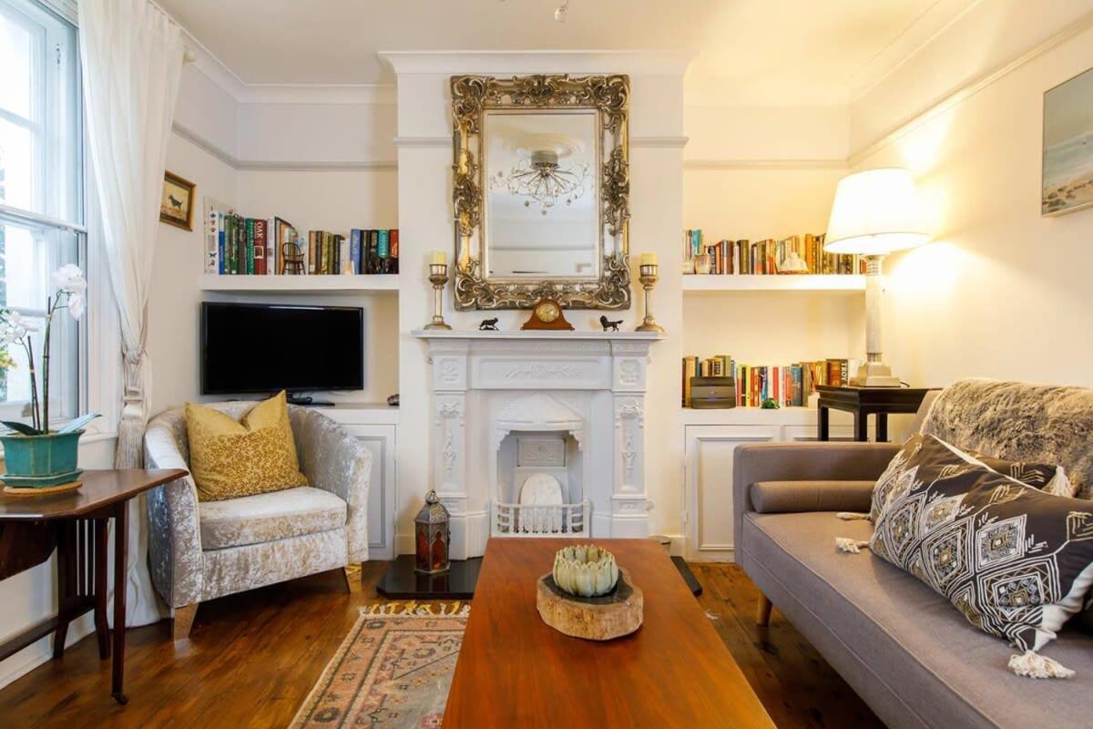 Beautiful Georgian Home In The Heart Of Chichester Extérieur photo