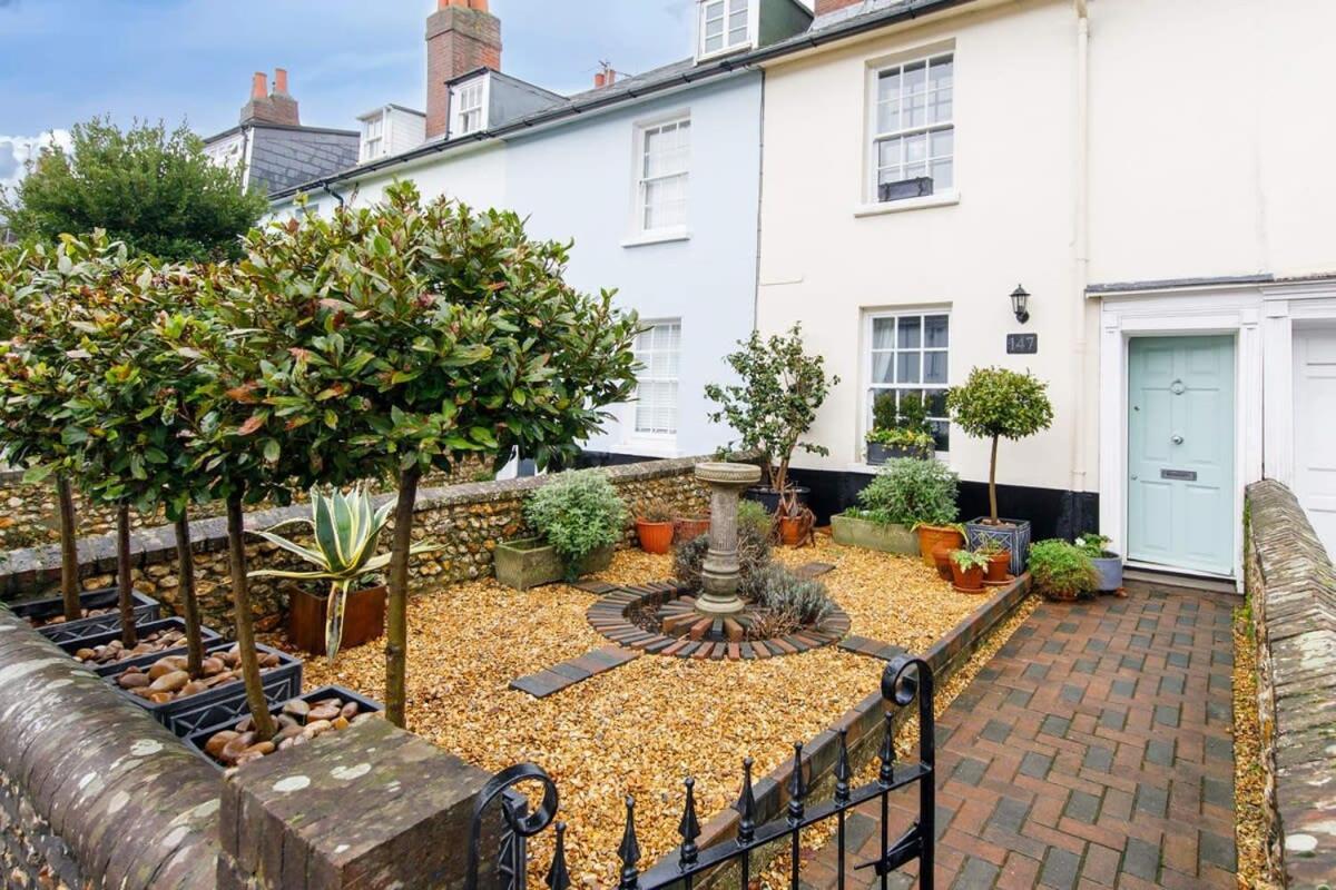Beautiful Georgian Home In The Heart Of Chichester Extérieur photo
